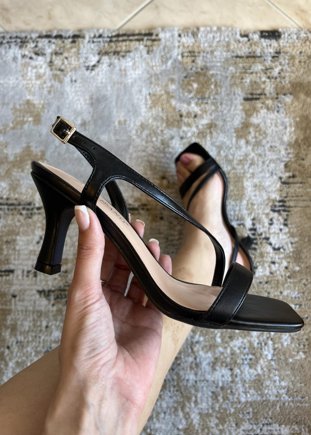 sandalia salto fino