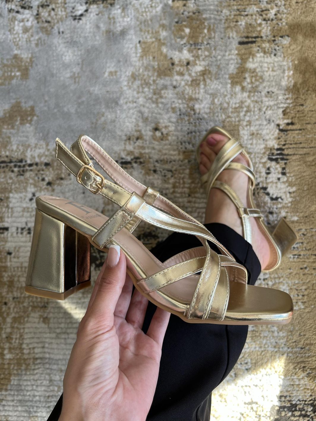 Sandália Fashion&Bella - dourado