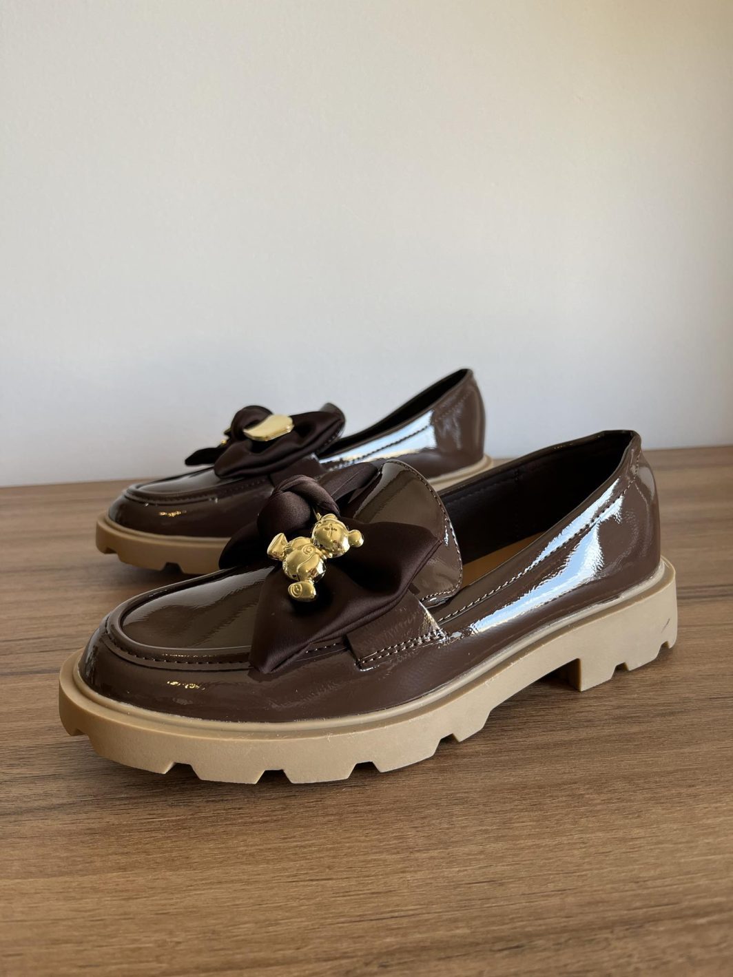 loafer envernizado