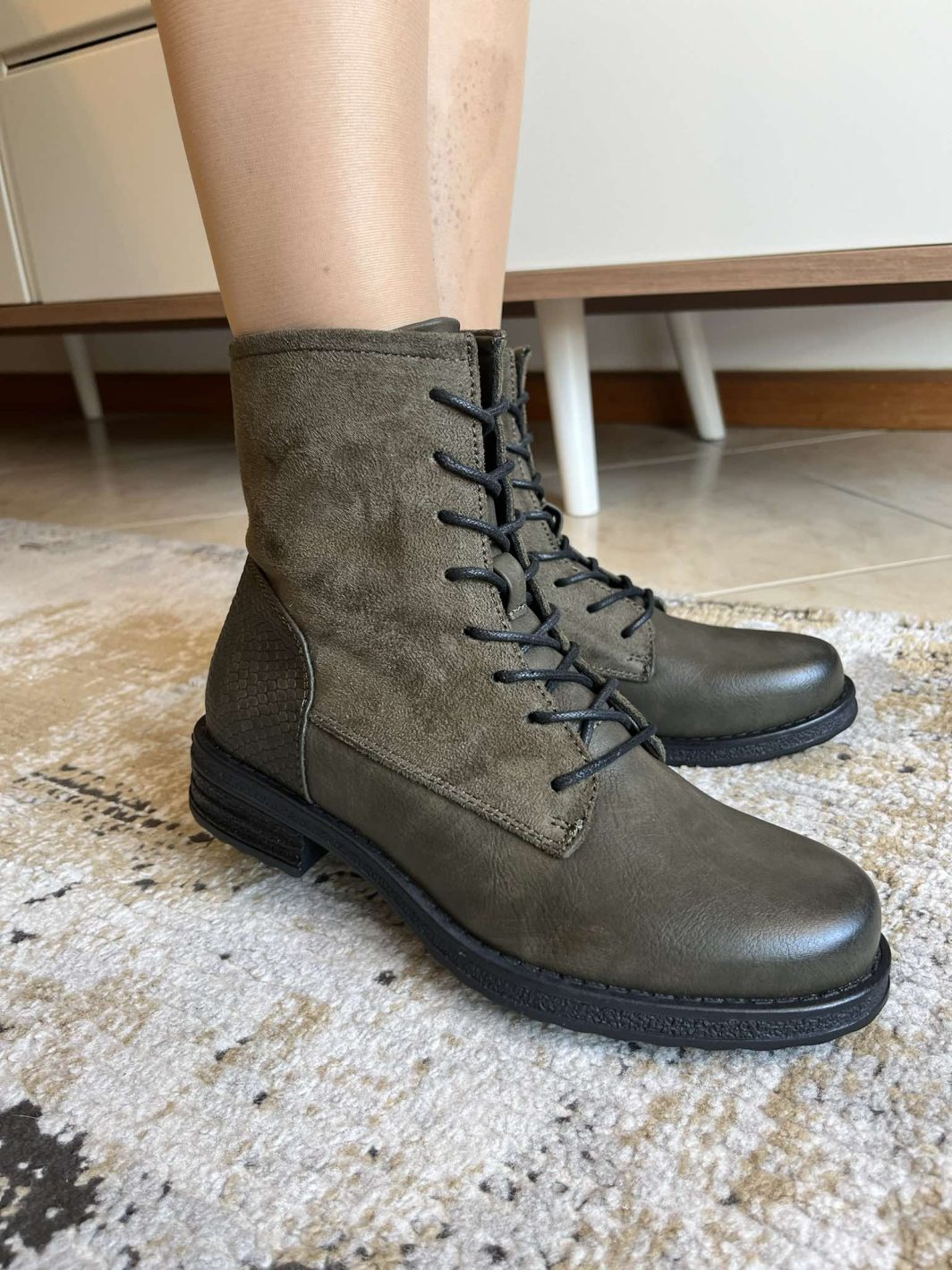 bota militar verde