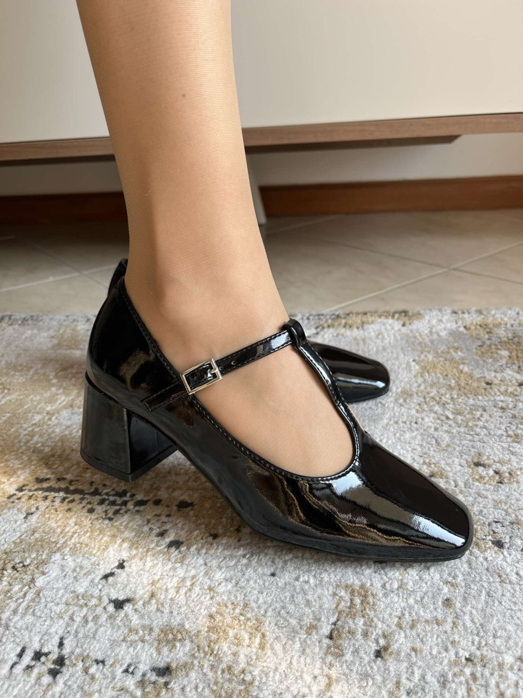 sapato preto envernizado