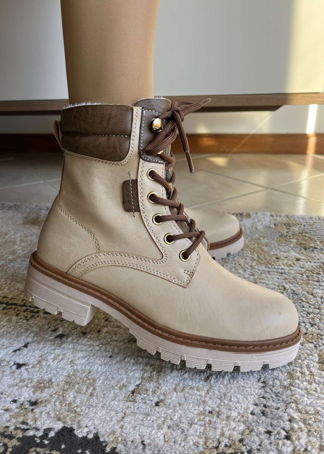 bota militar bege