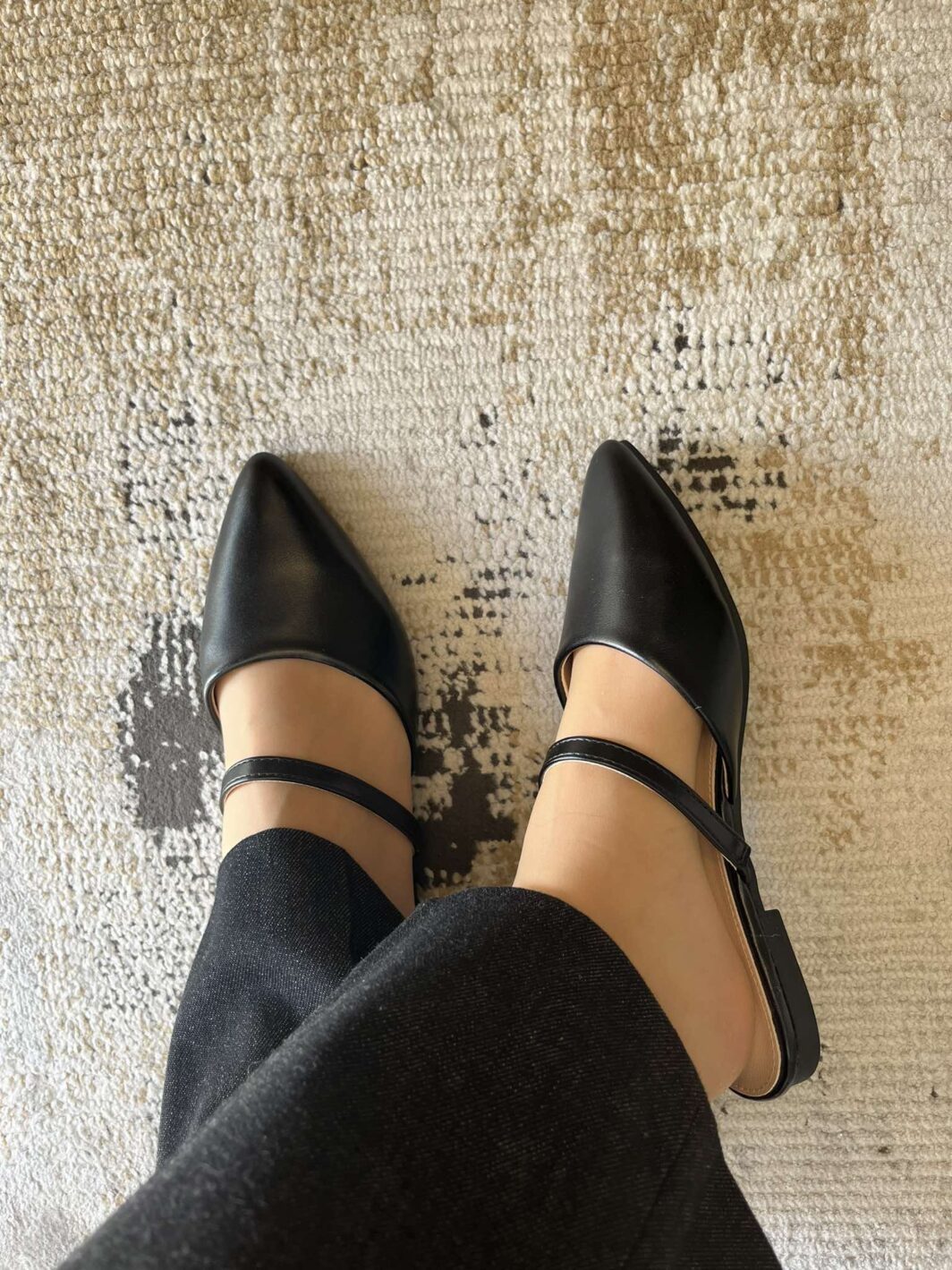 Mules rasas e bicudas - preto - Image 2