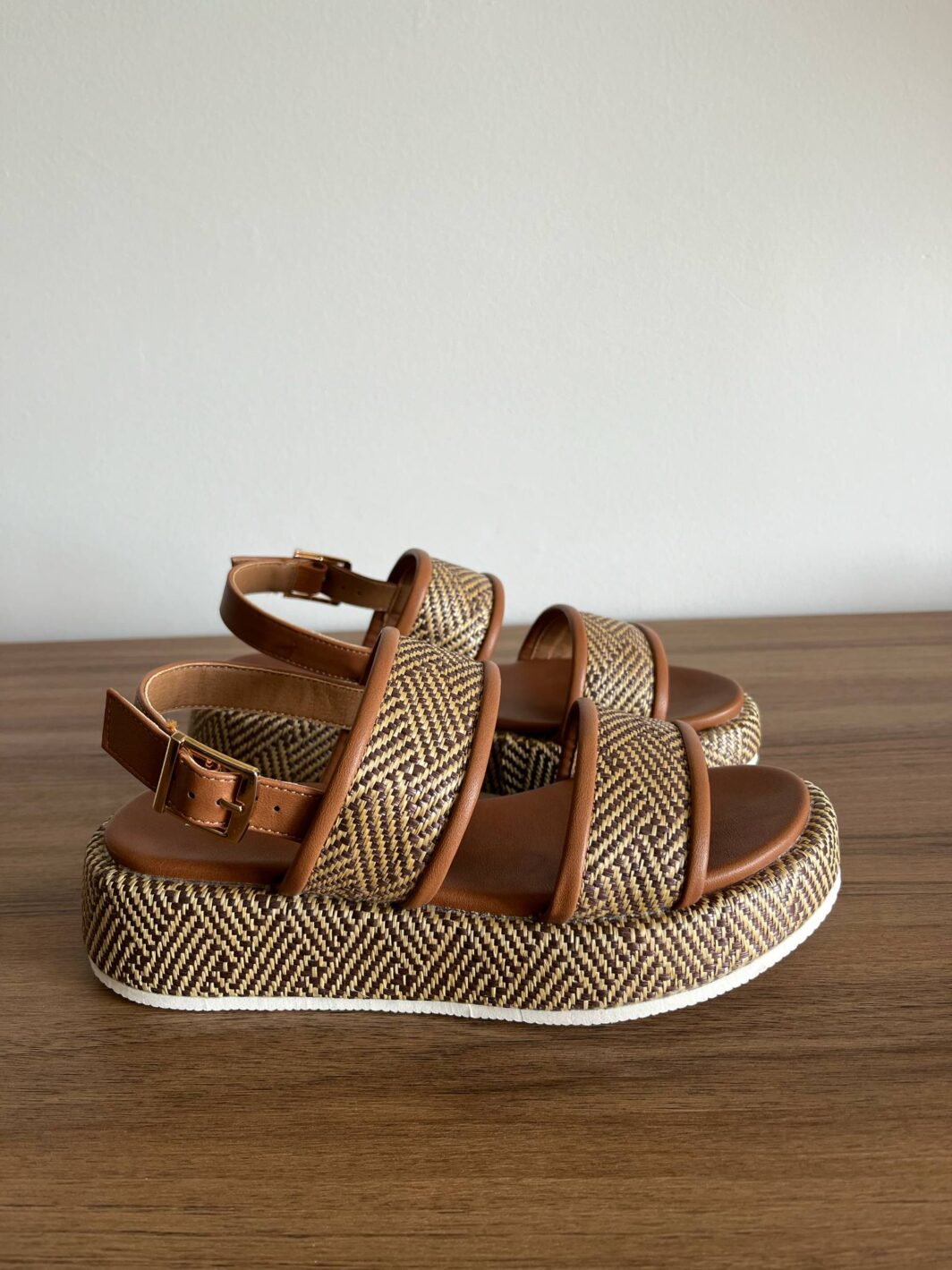 Sandália Palhinha Camel