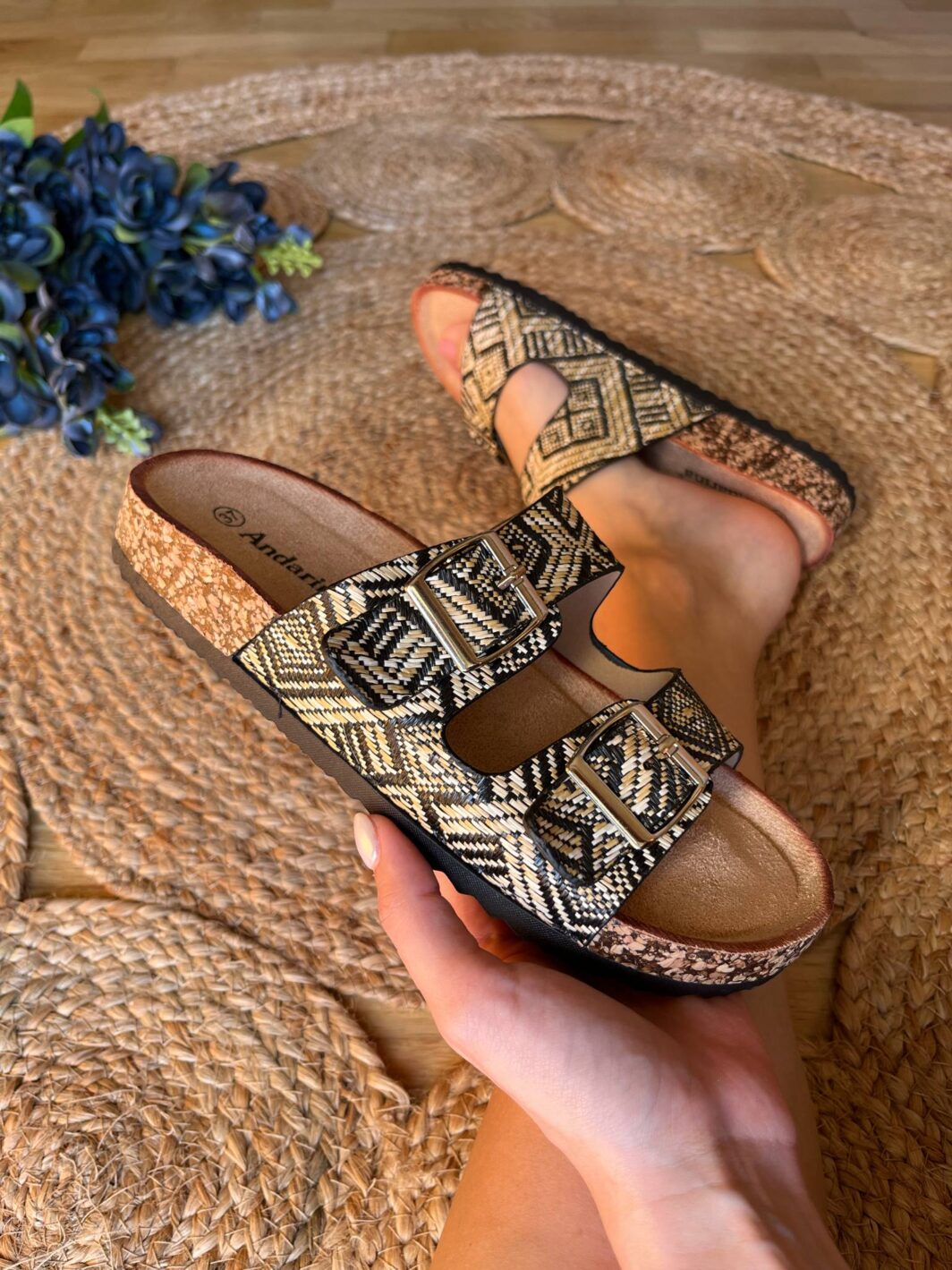 Chinelo Fivelas Ráfia