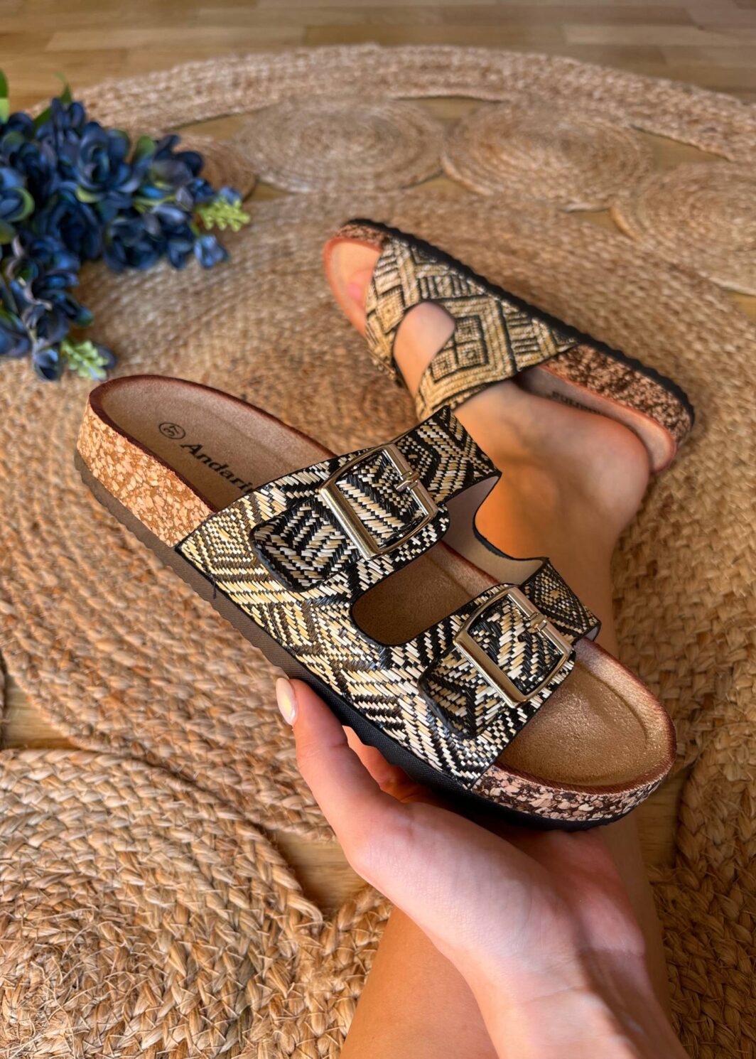 Chinelo Fivelas Ráfia