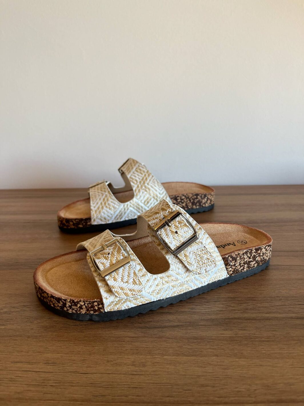 Chinelo Fivelas Ráfia