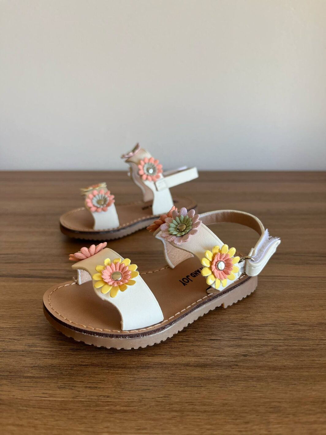 Sandália Florzinhas Multicor