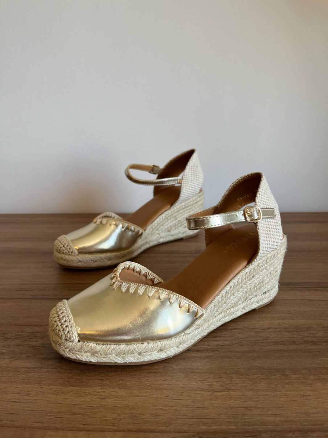 Valenciana Virucci Dourado