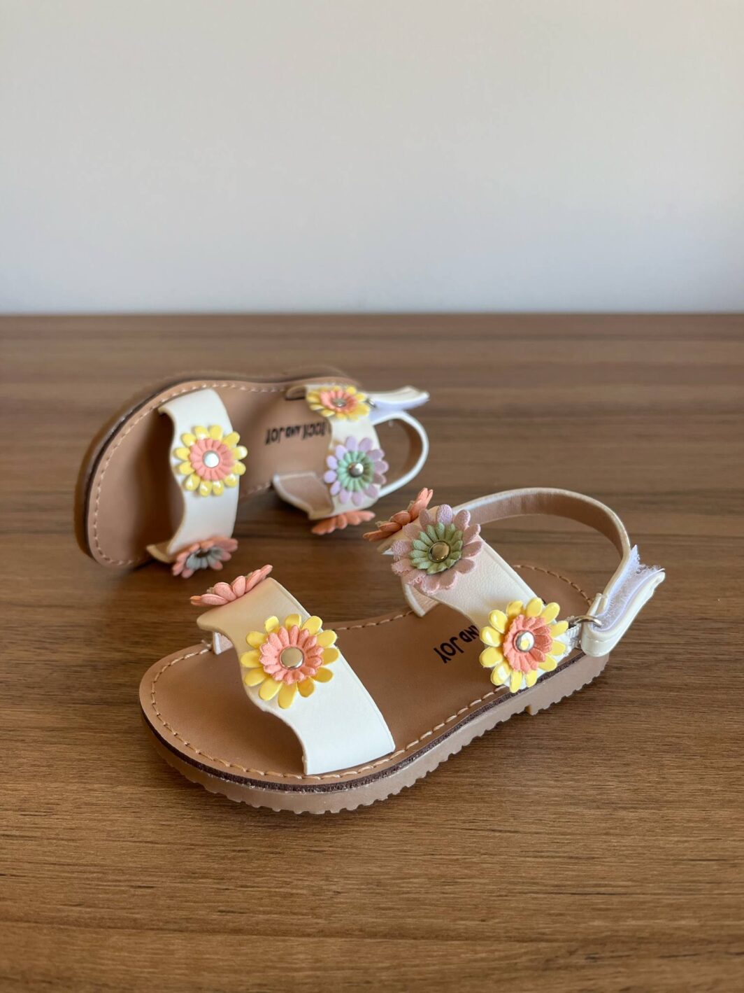 Sandália Florzinhas Multicor