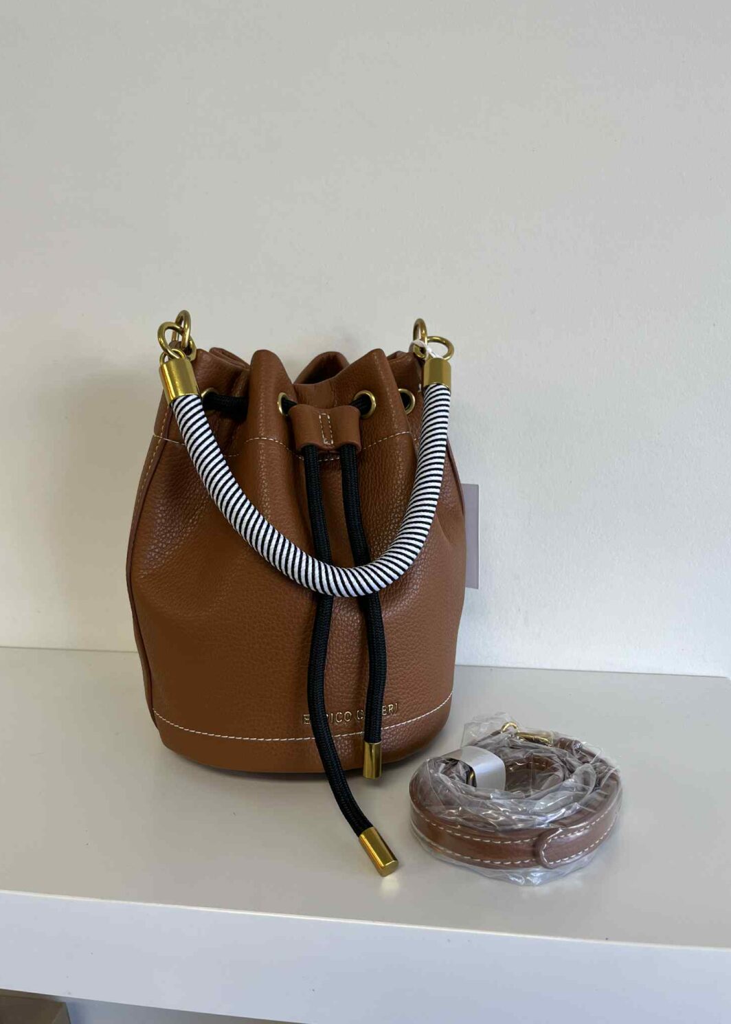 Mala Bucket Enrico Coveri - Camel