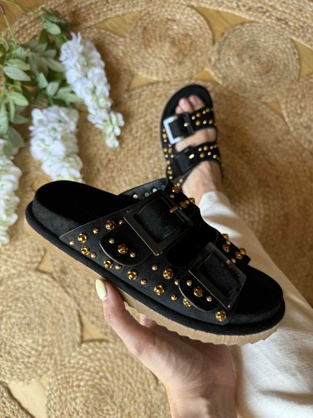 Chinelo Soft com Tachas - Preto