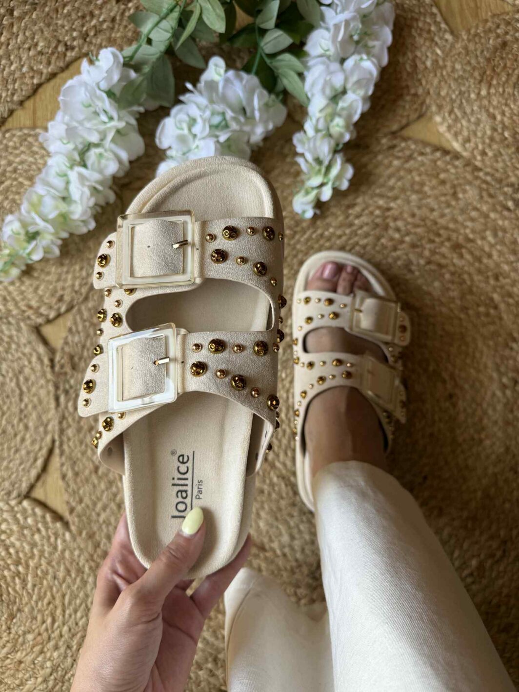 Chinelo Soft com Tachas - Bege