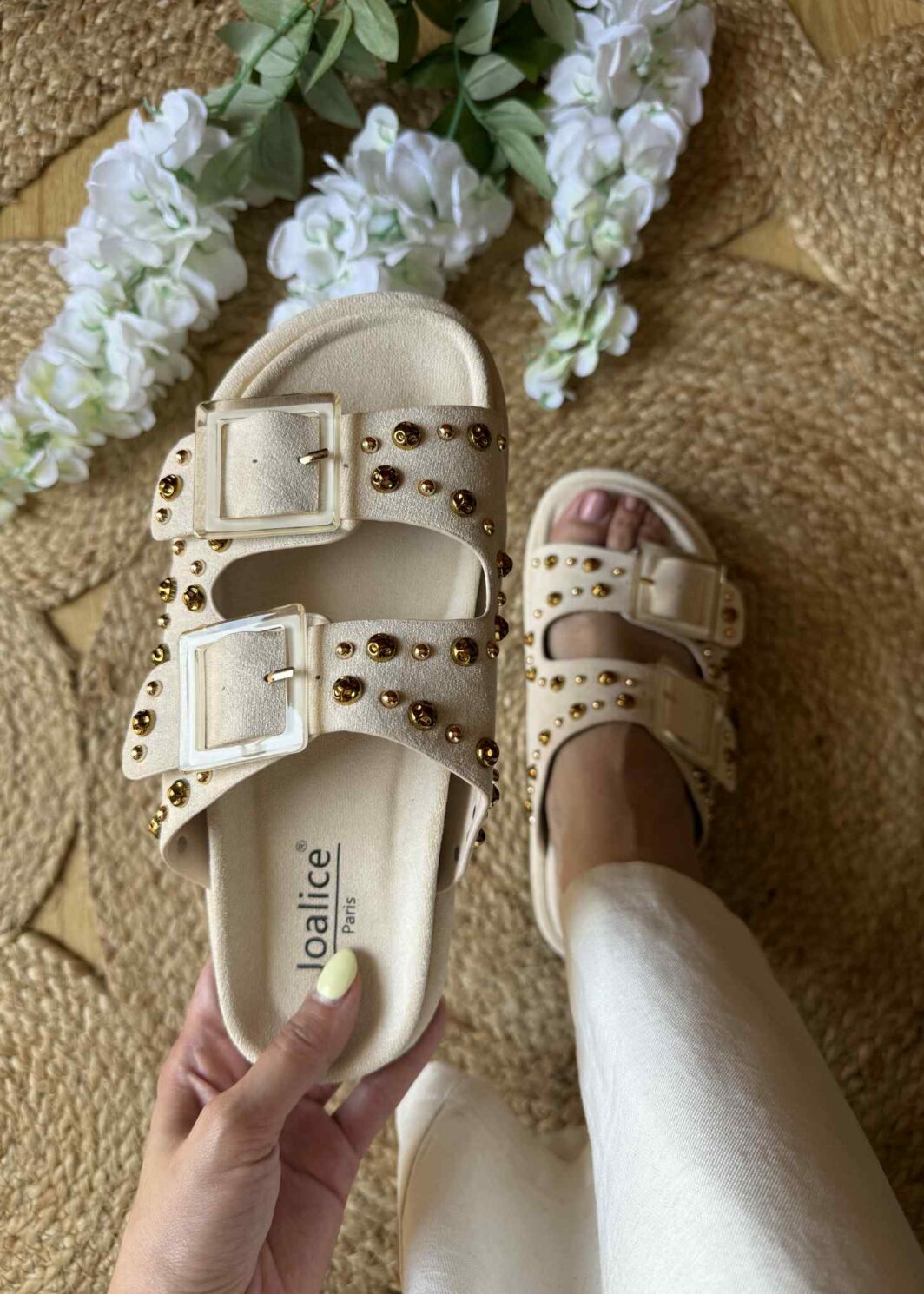 Chinelo Soft com Tachas - Bege