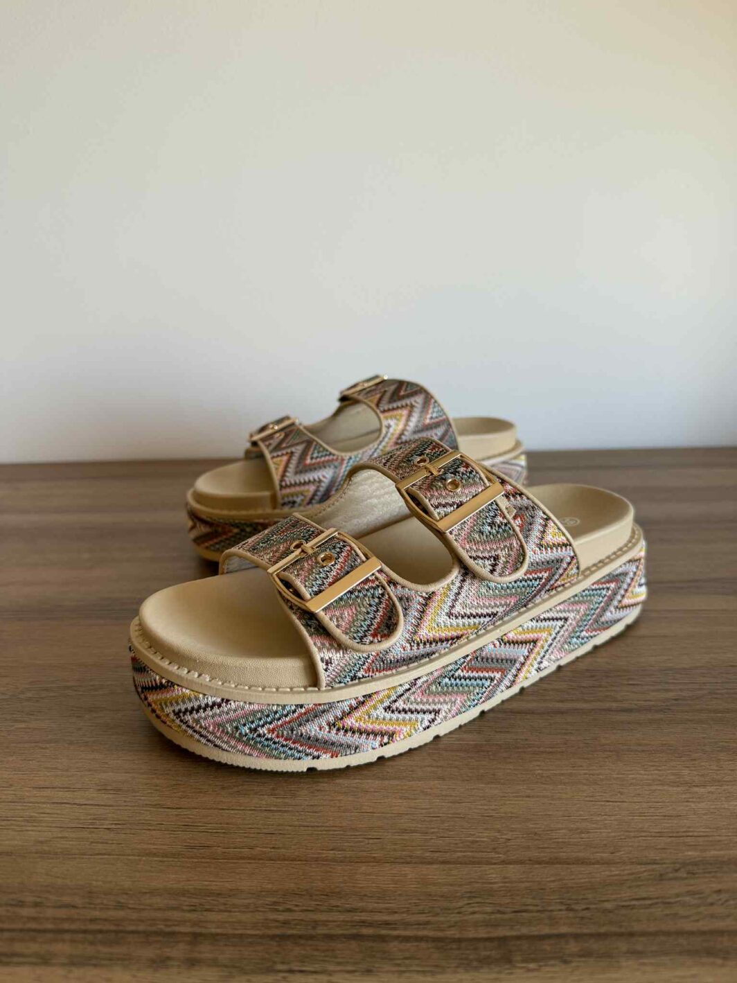 Chinelo Tribal Plataforma - Bege