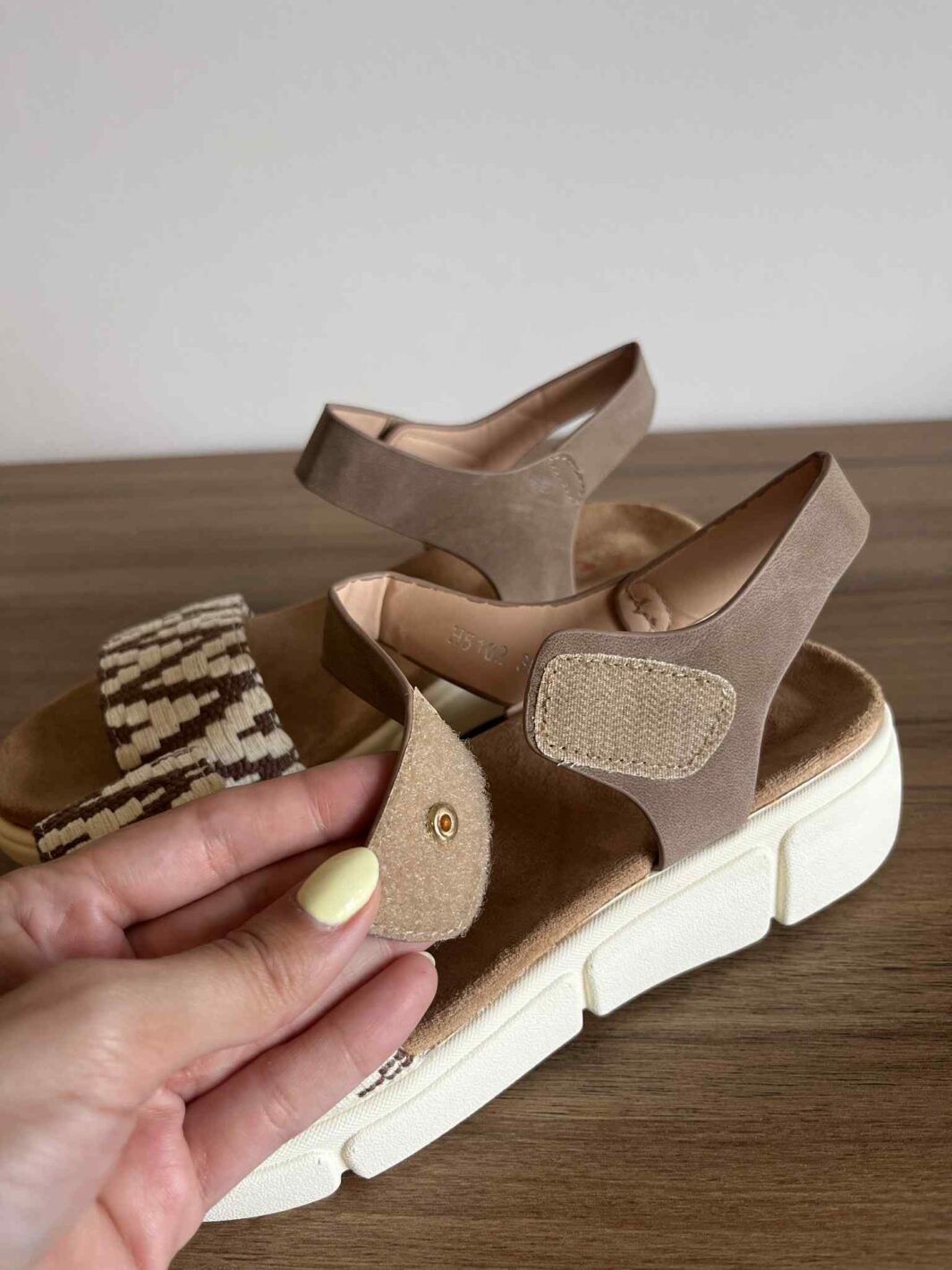 Sandália Confort Velcro- Khaki