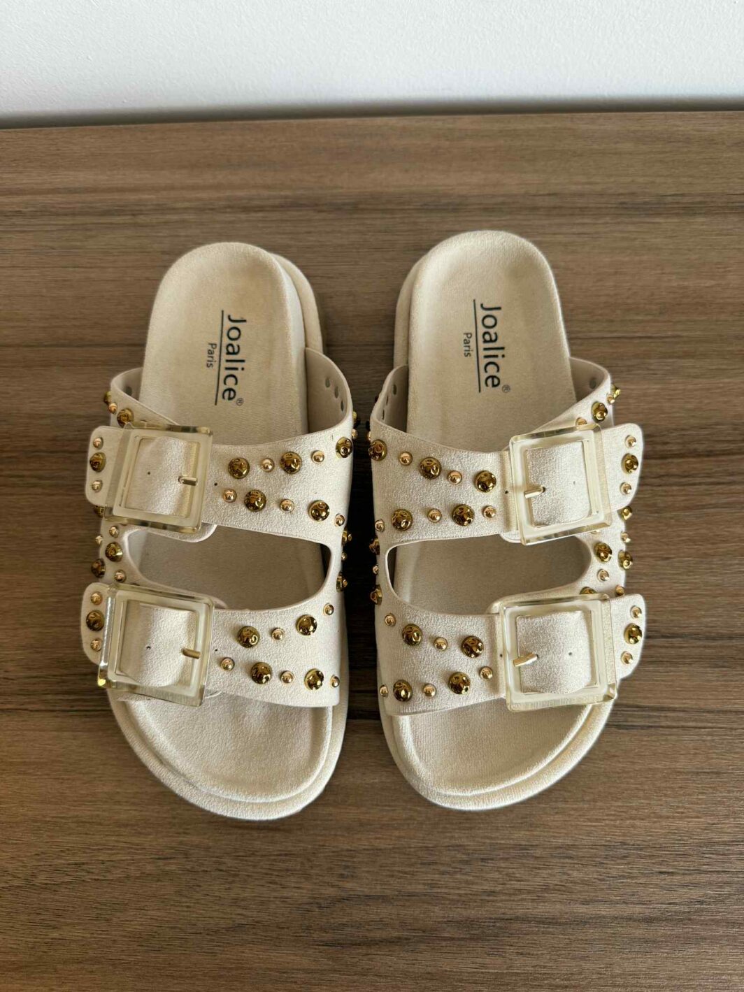 Chinelo Soft com Tachas - Bege