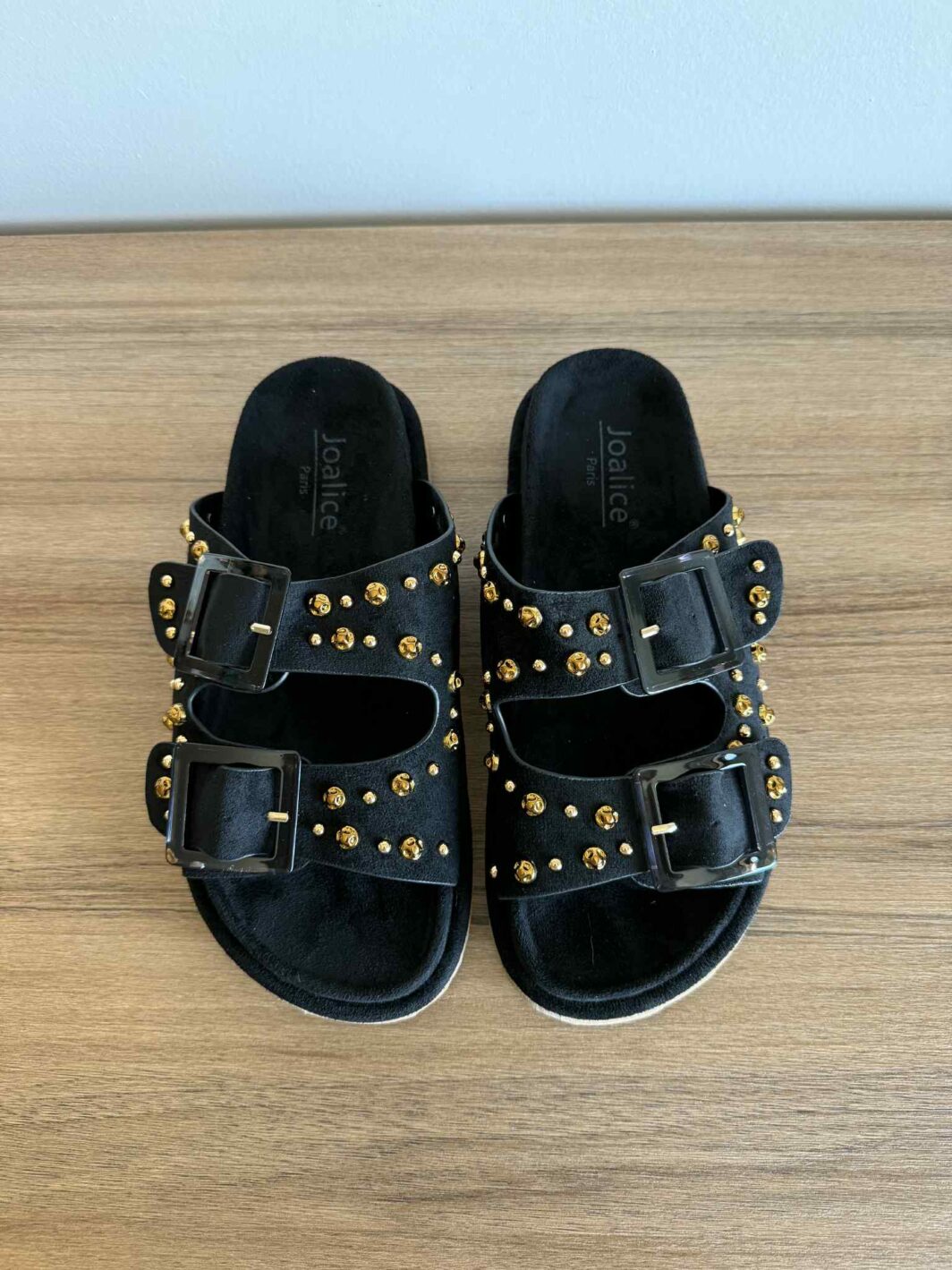 Chinelo Soft com Tachas - Preto