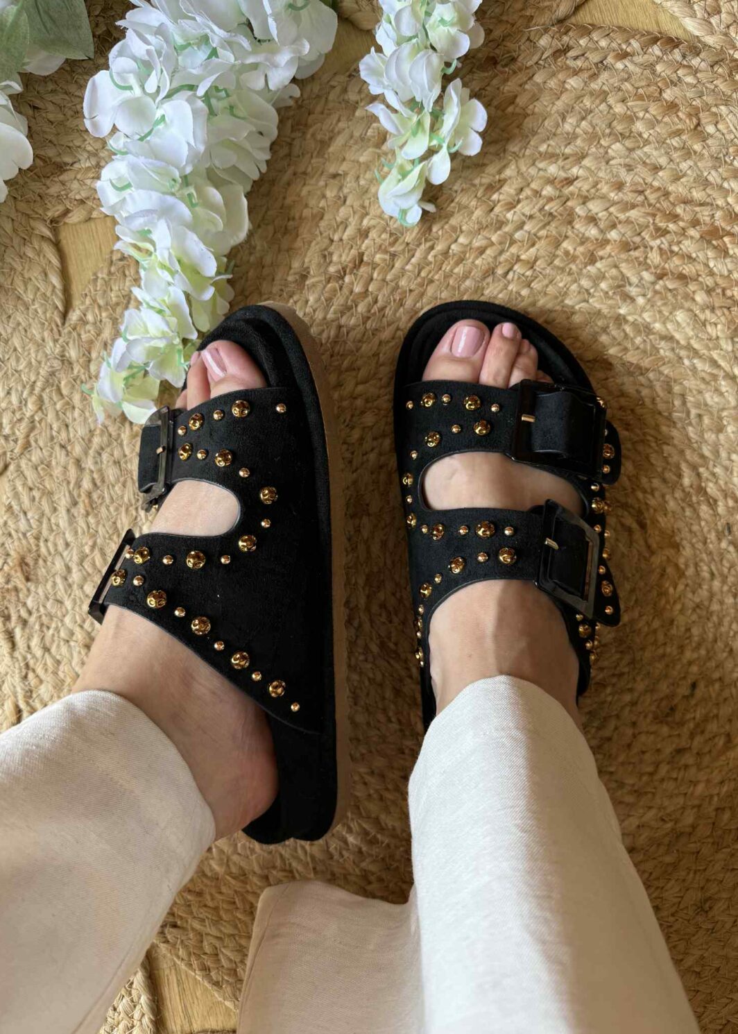 Chinelo Soft com Tachas - Preto