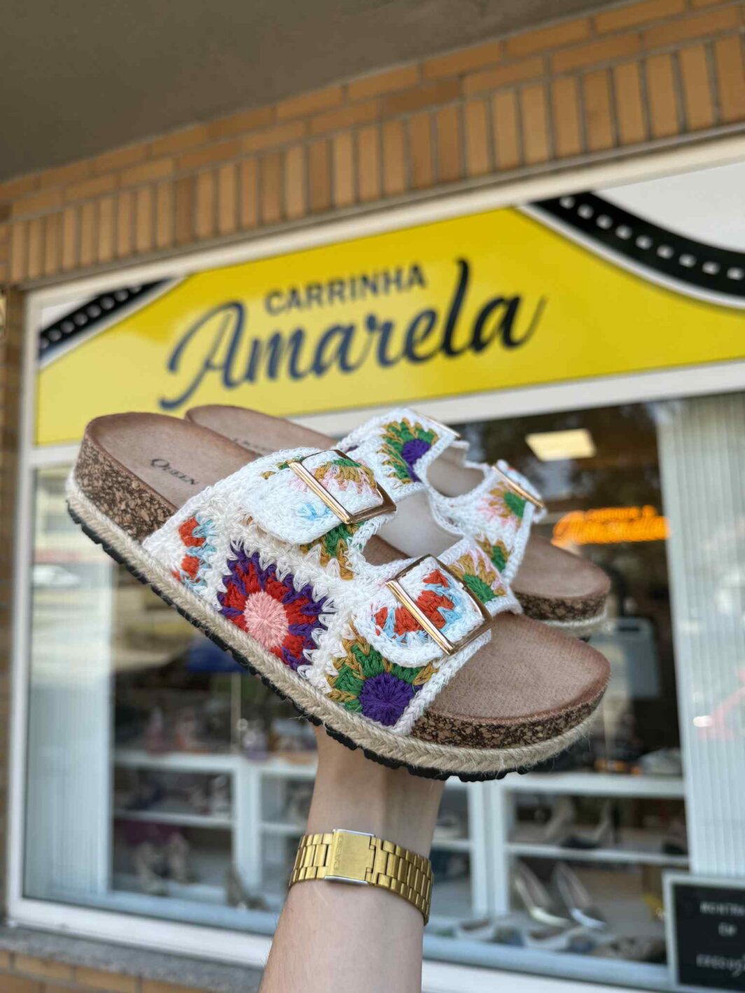 Chinelo Bordado Florido - Branco
