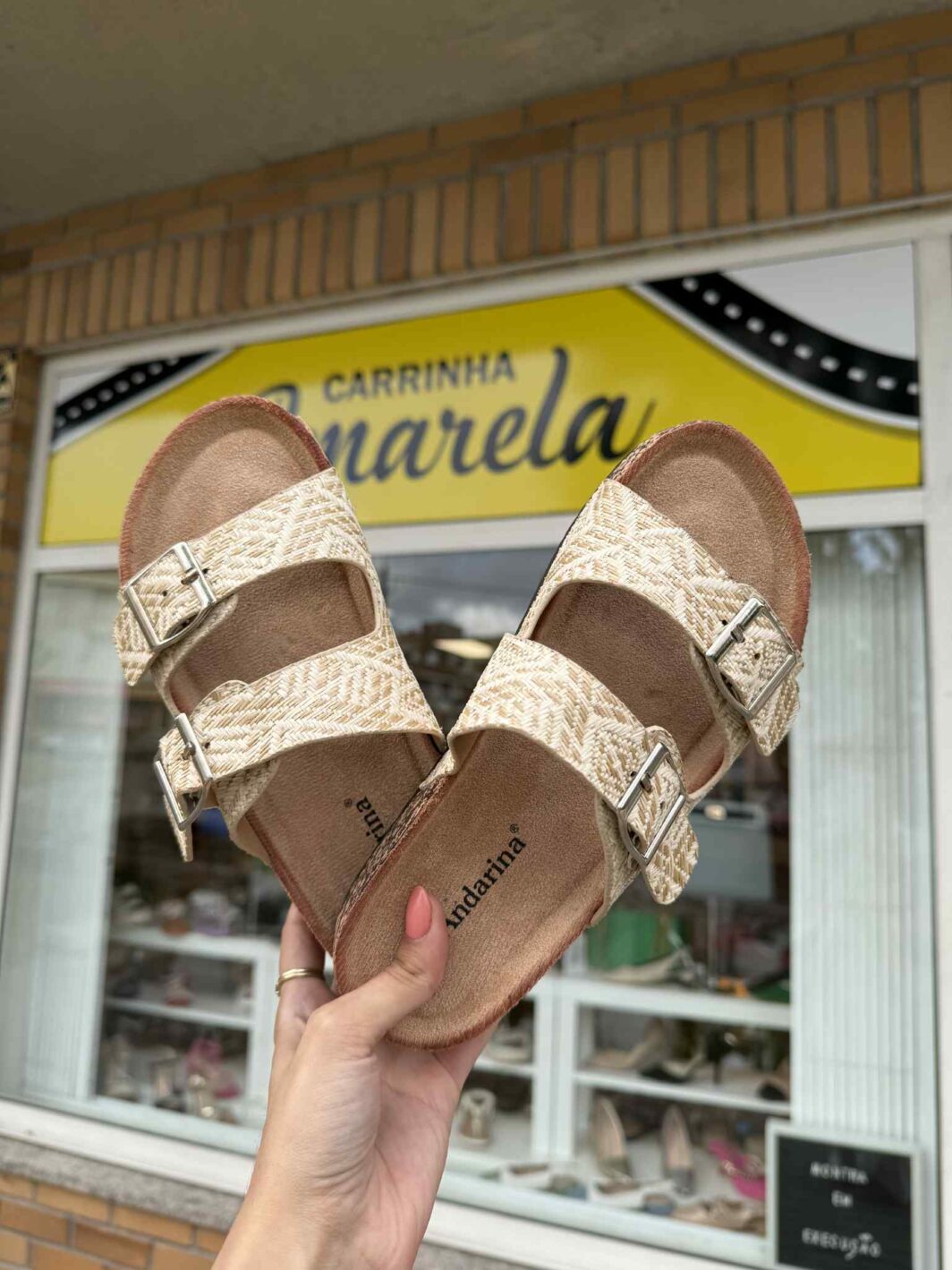 Chinelo Fivelas Ráfia - Bege