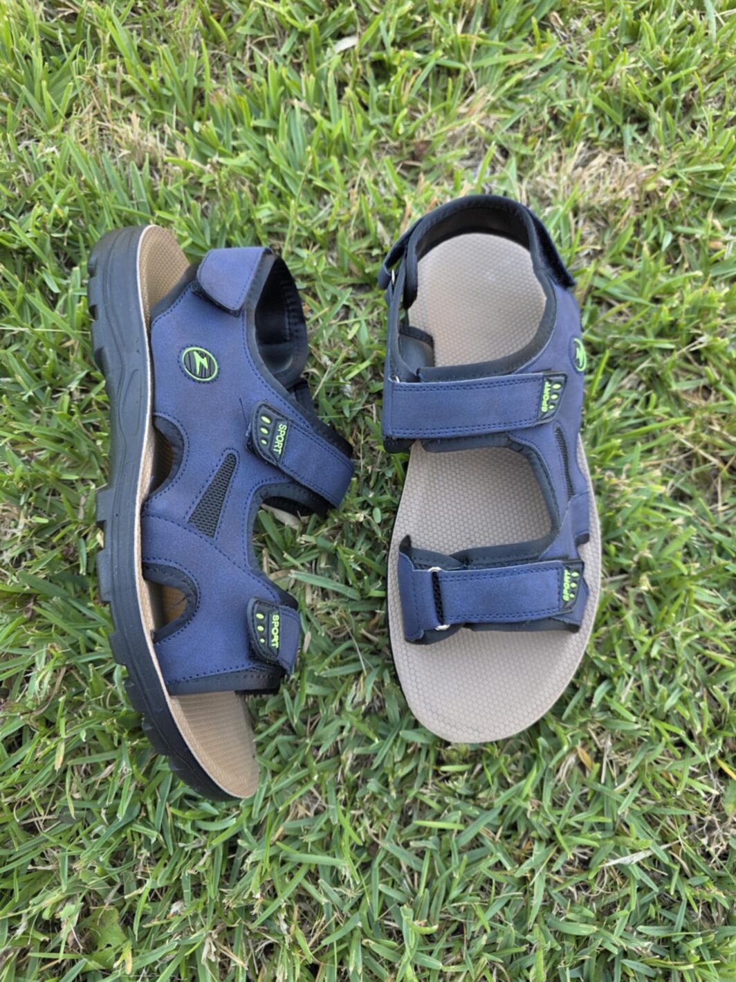 Sandália desportiva com velcros - Image 2