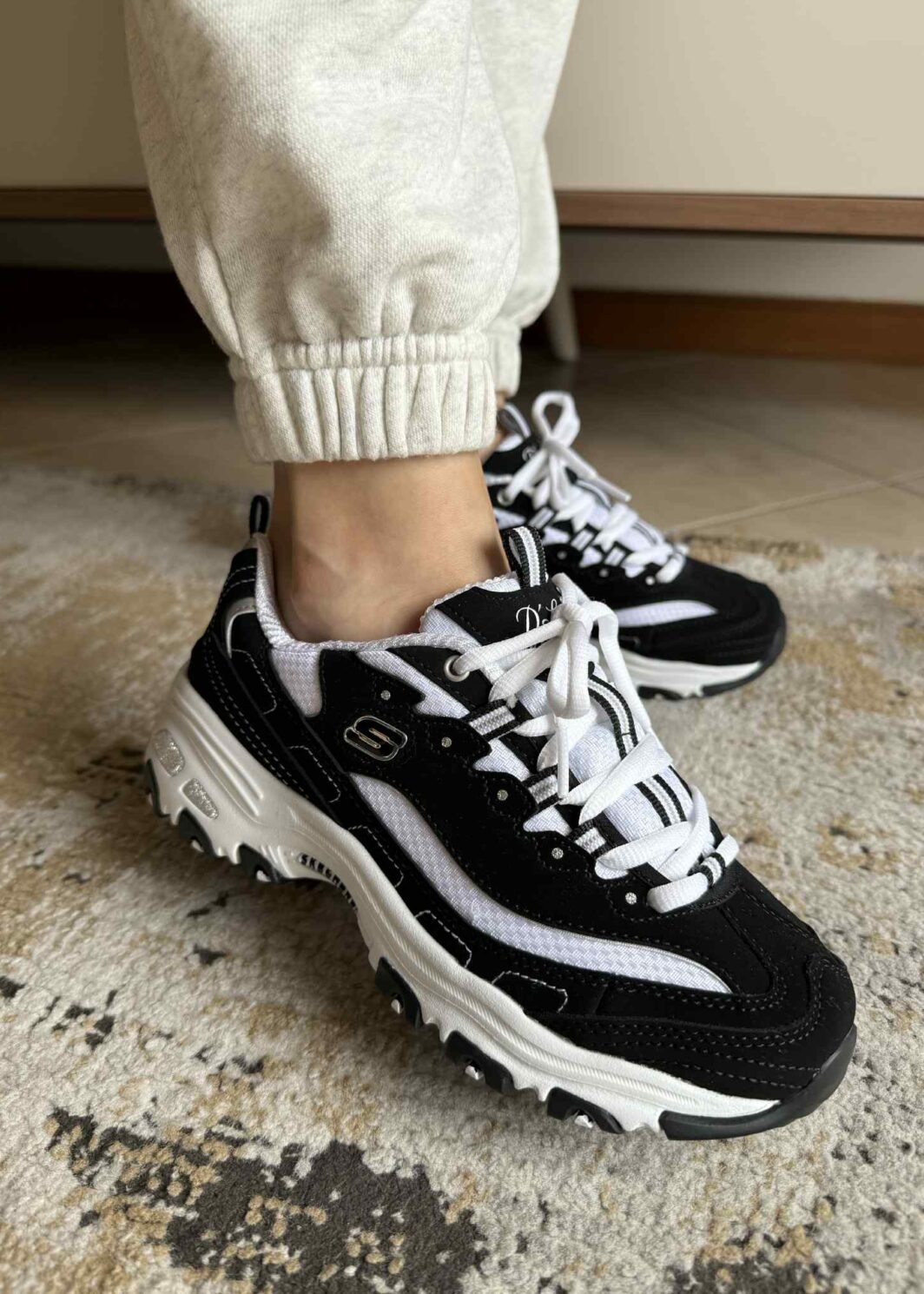 Skechers D'Lites Preto