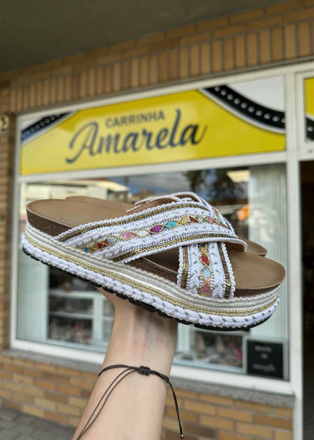 Chinelo plataforma tiras cruzadas - Branco