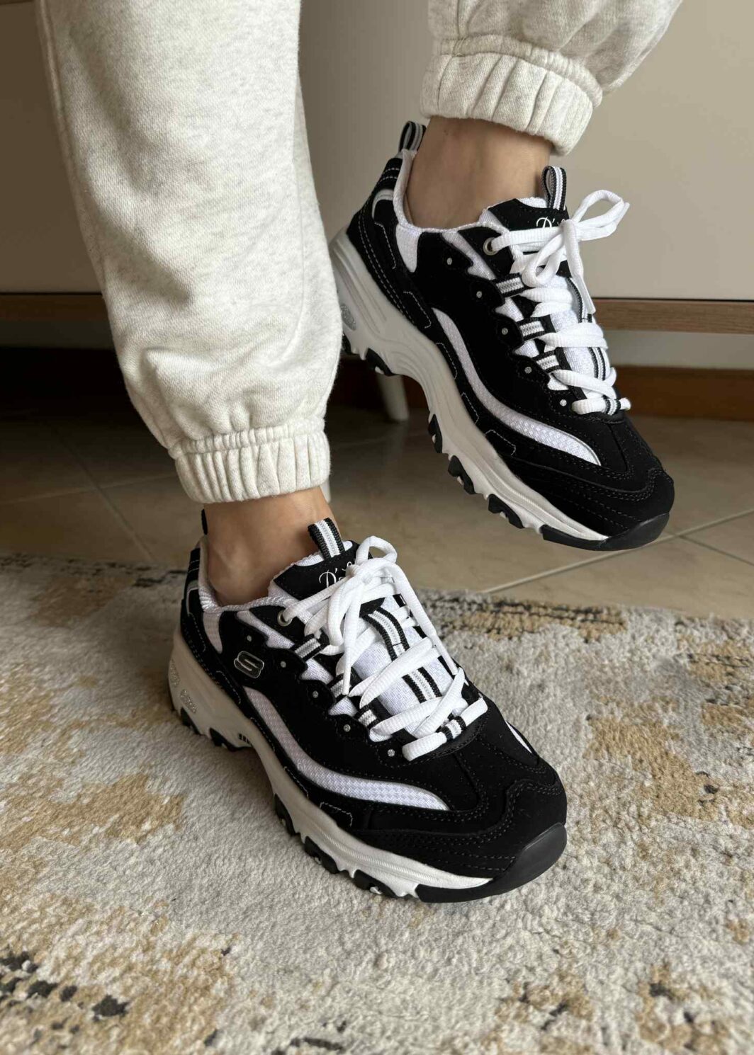 Skechers D'Lites Preto