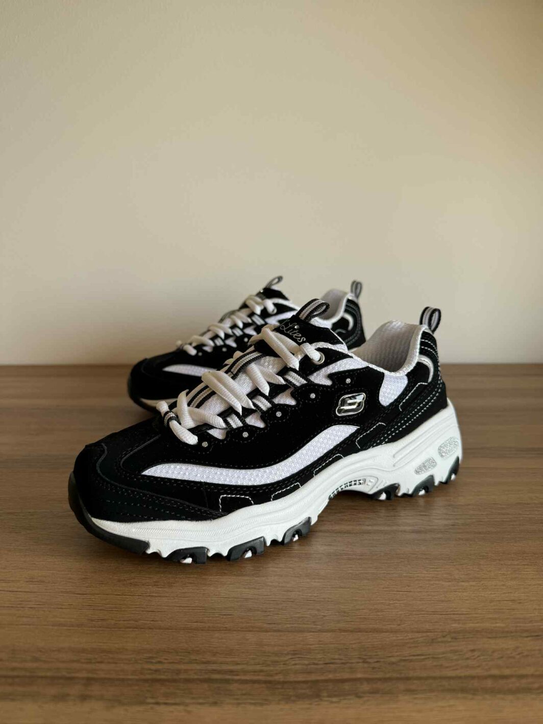 Skechers D'Lites Preto