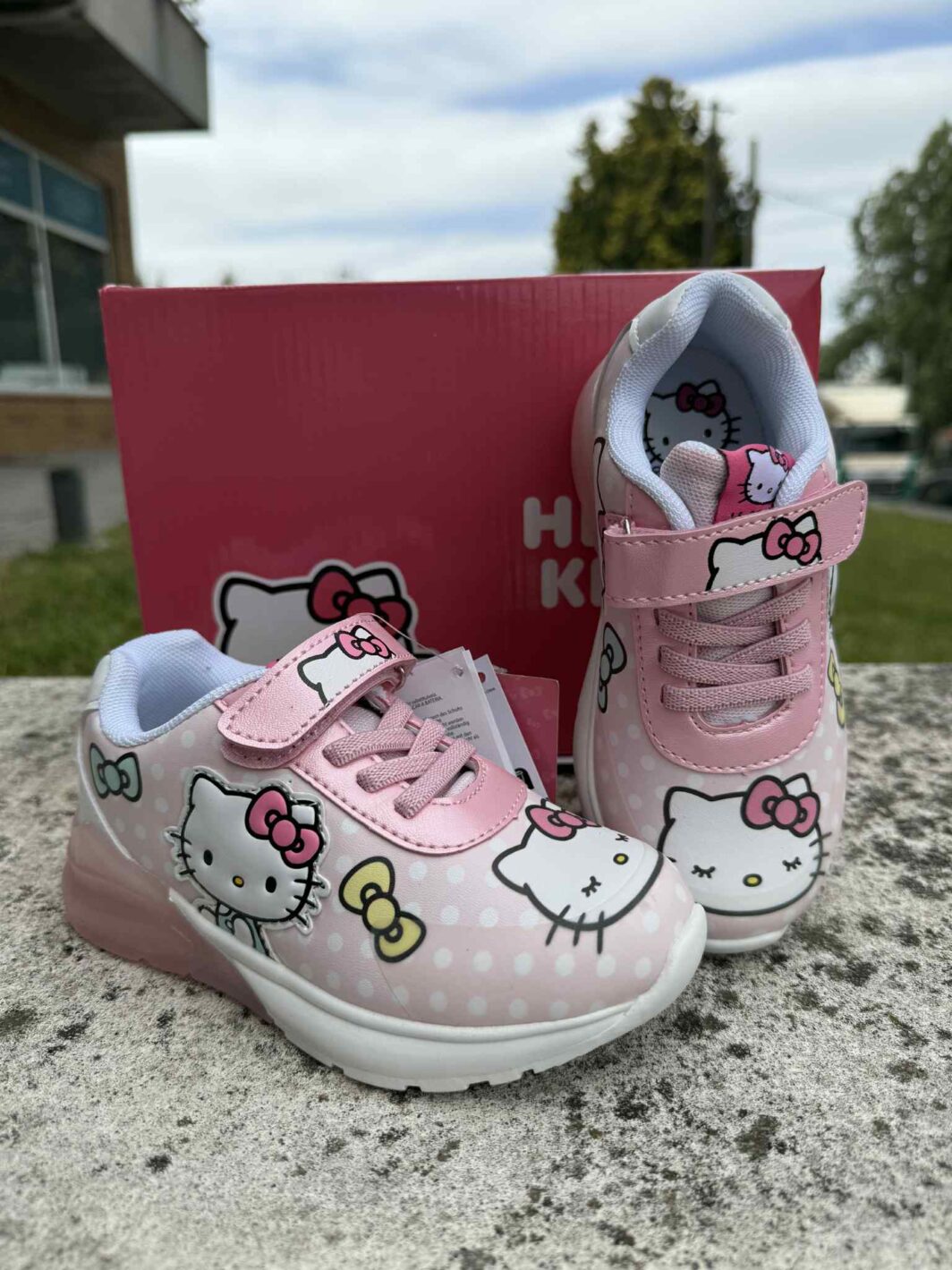 SAPATILHA SOLA TPR COM LUZES HELLO KITTY