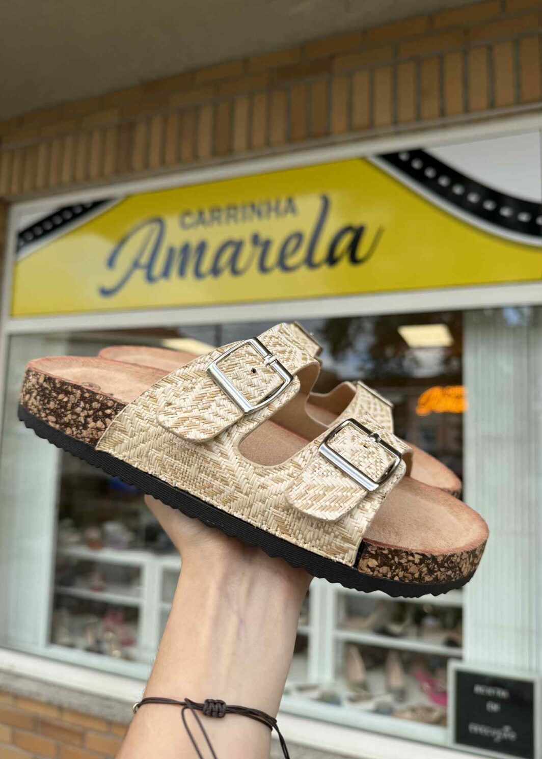 Chinelo Fivelas Ráfia - Bege