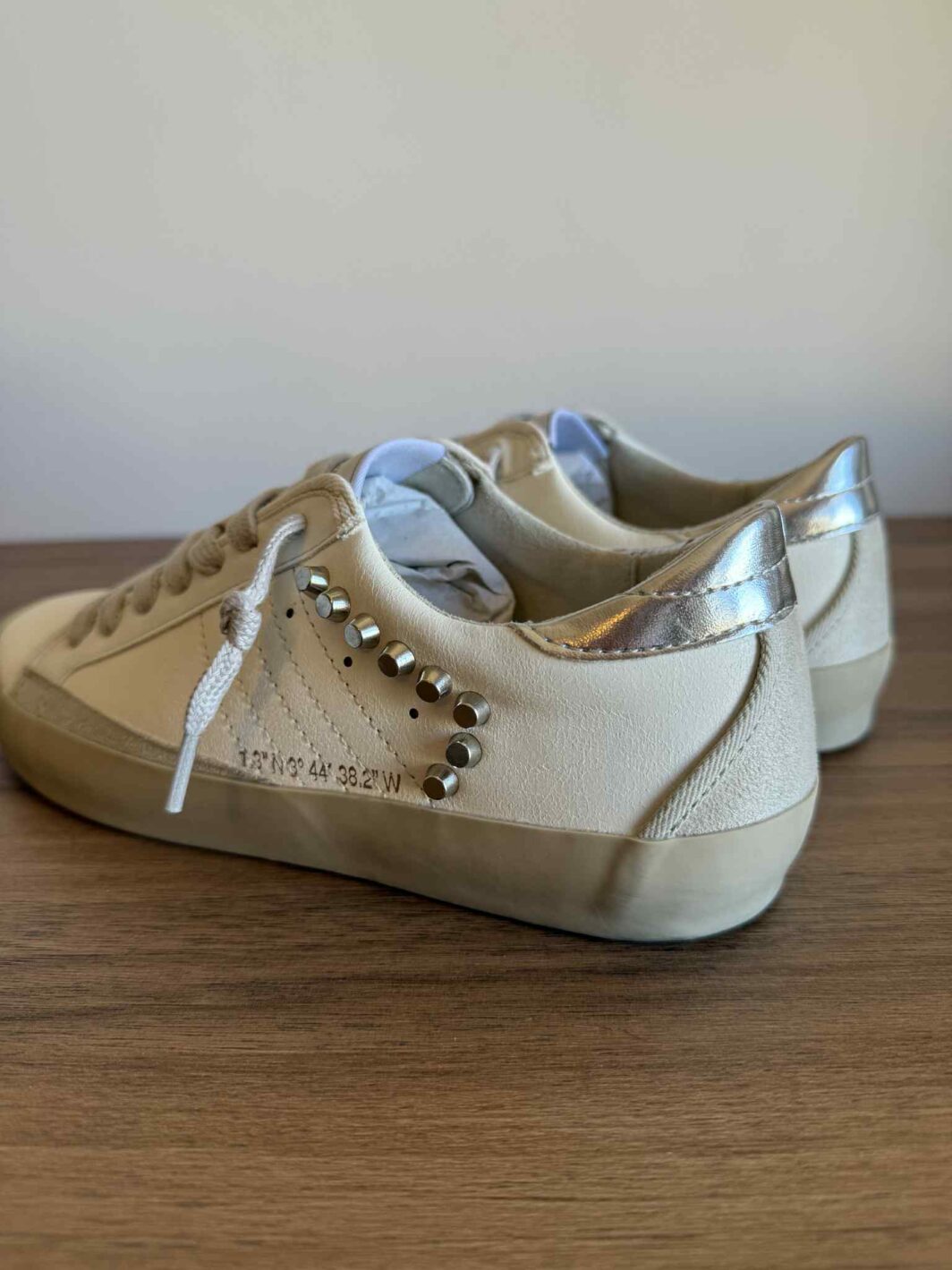 Sapatilha Corina Tachas - Branco