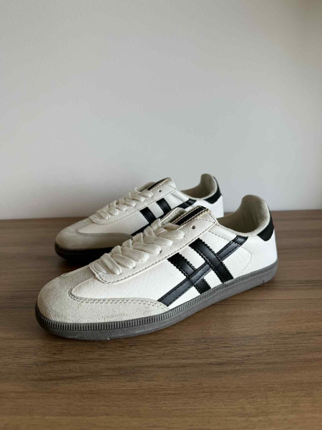 Ténis Corina Satin White&Black