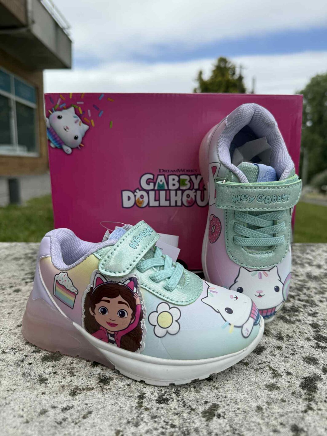 SAPATILHA SOLA TPR COM LUZES GABBY´S DOLLHOUSE