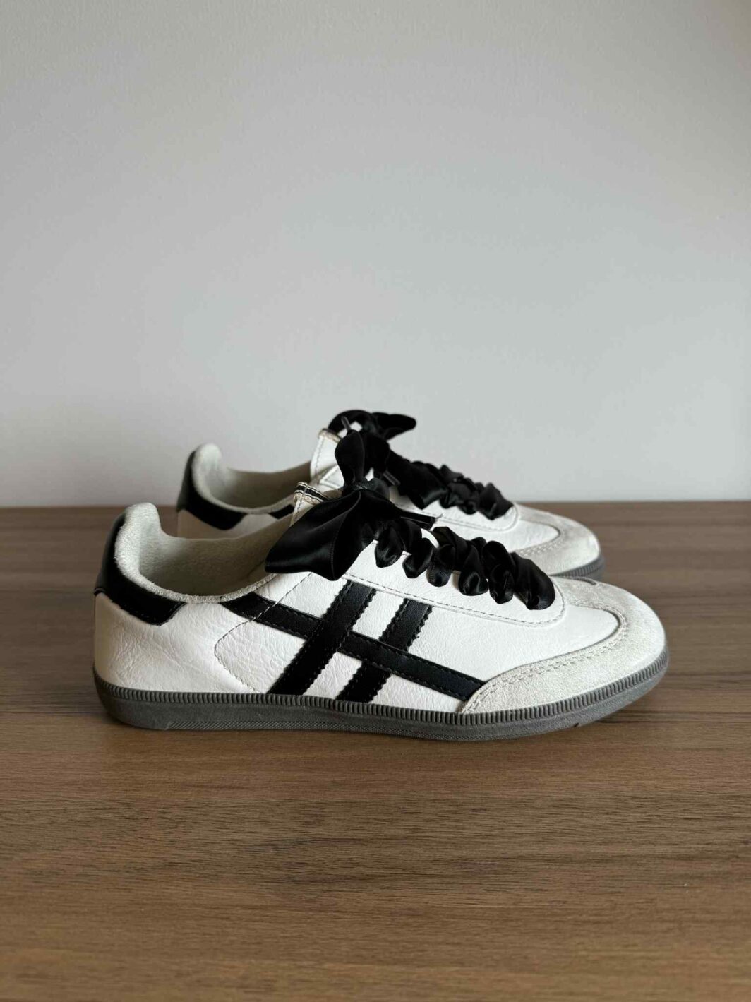 Ténis Corina Satin White&Black