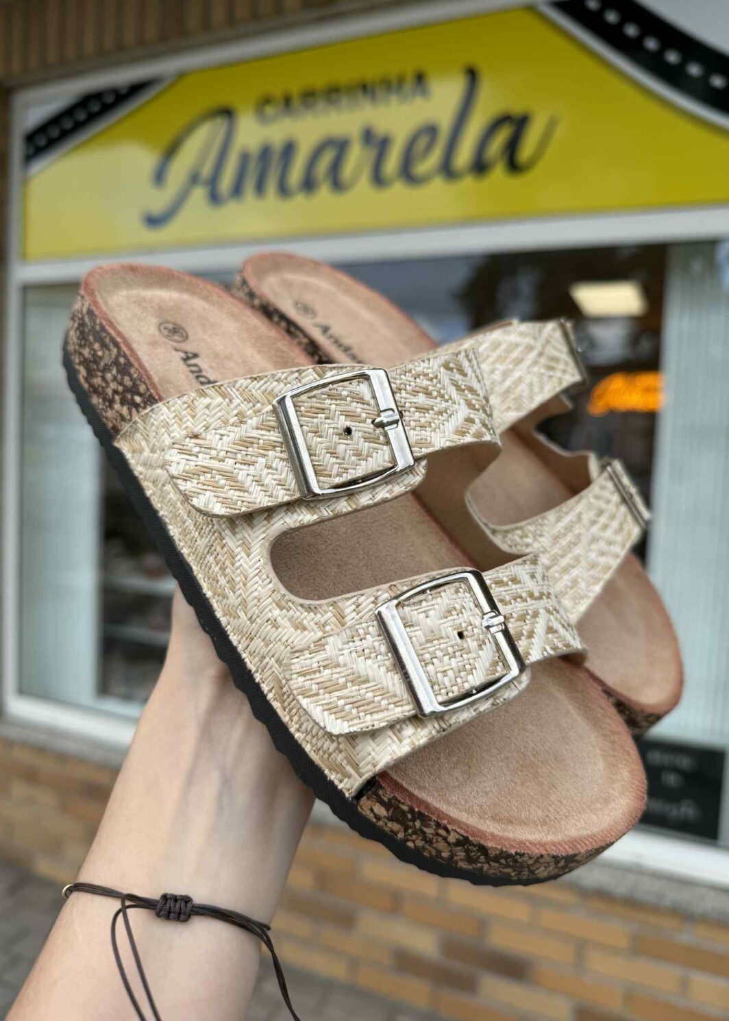 Chinelo Fivelas Ráfia - Bege
