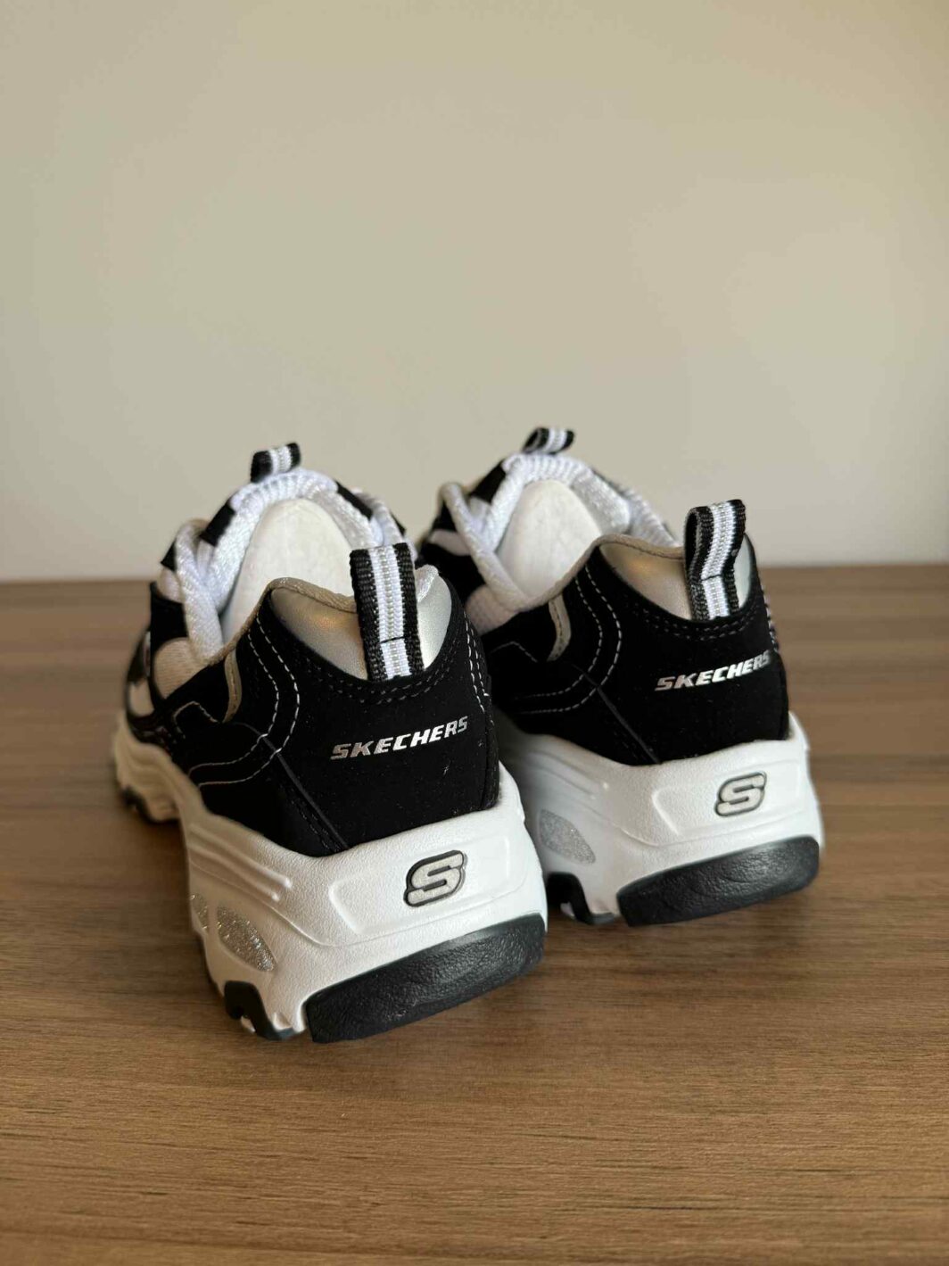 Skechers D'Lites Preto