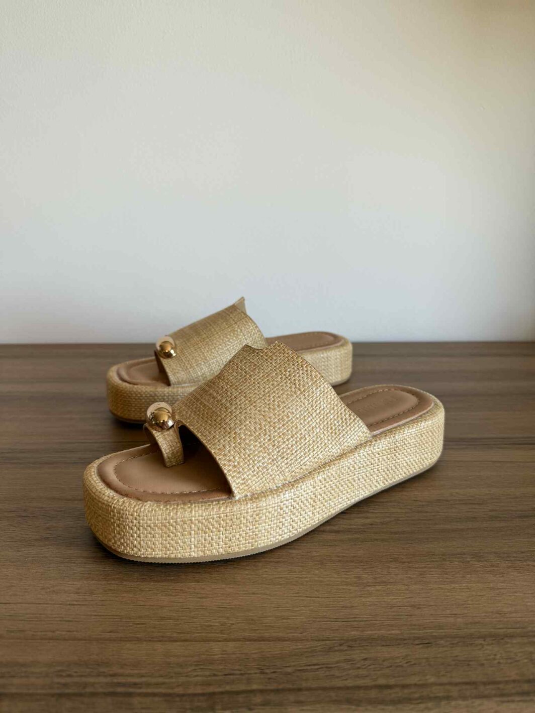 Chinelo Ráfia Gold Ring