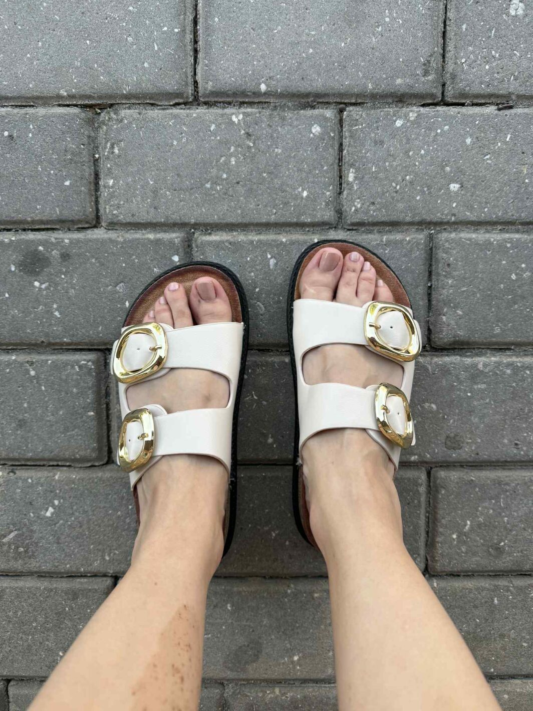 Chinelo Fivelas Chunky - Bege