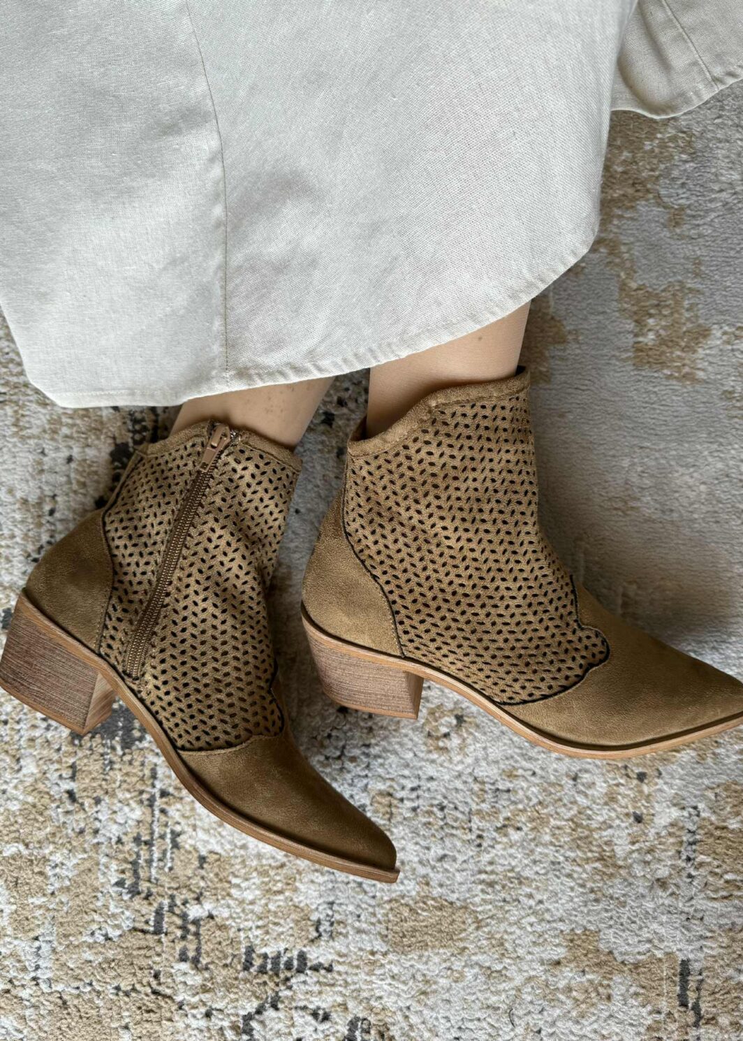 Botim Corina Furado Camel