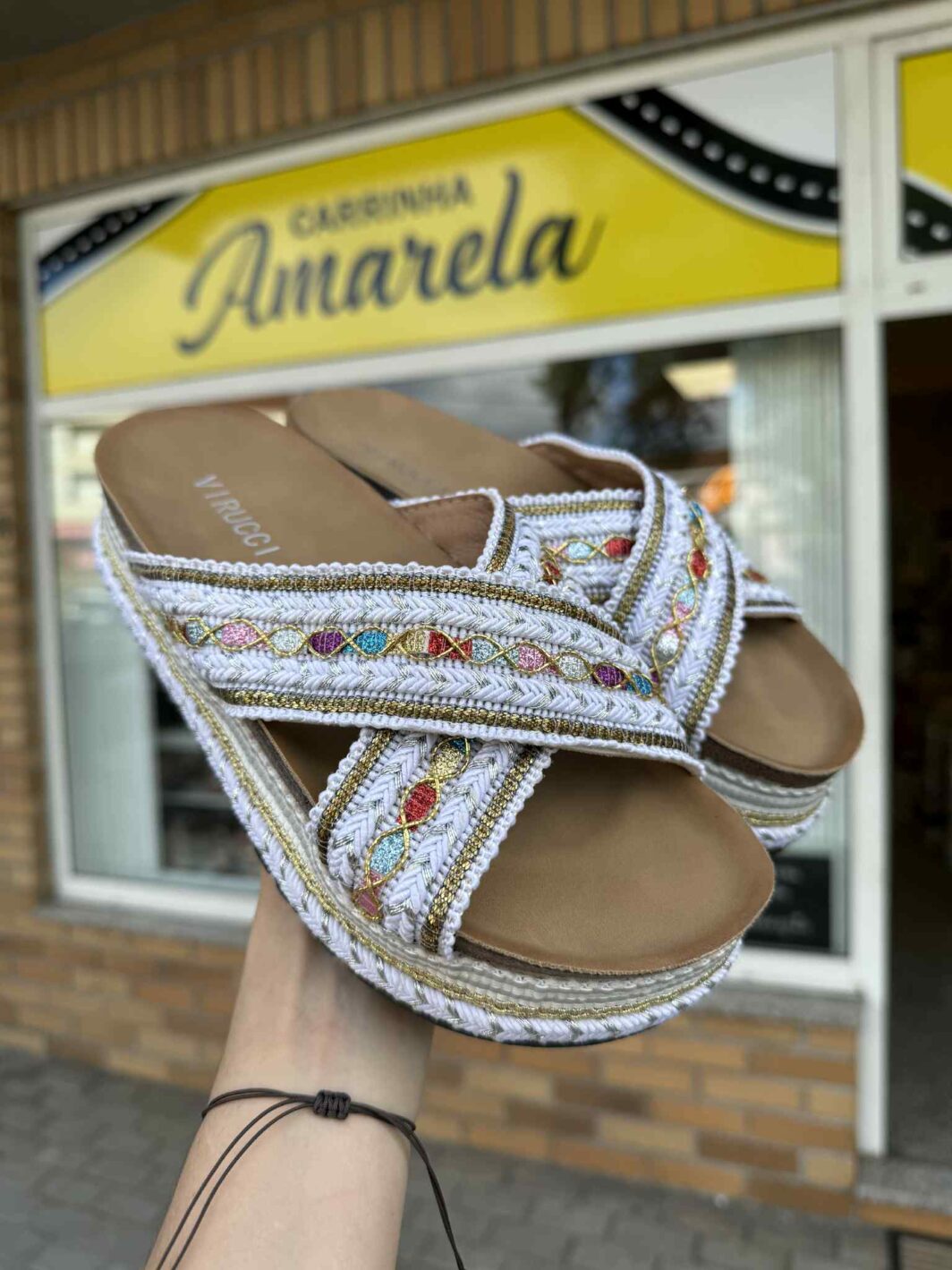 Chinelo plataforma tiras cruzadas - Branco