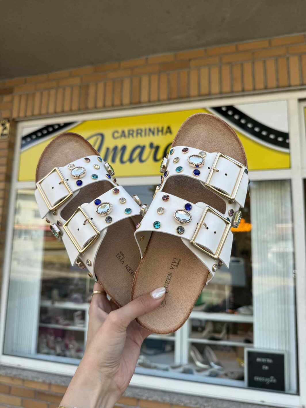 Chinelo Fivelas Rhinestones - Branco
