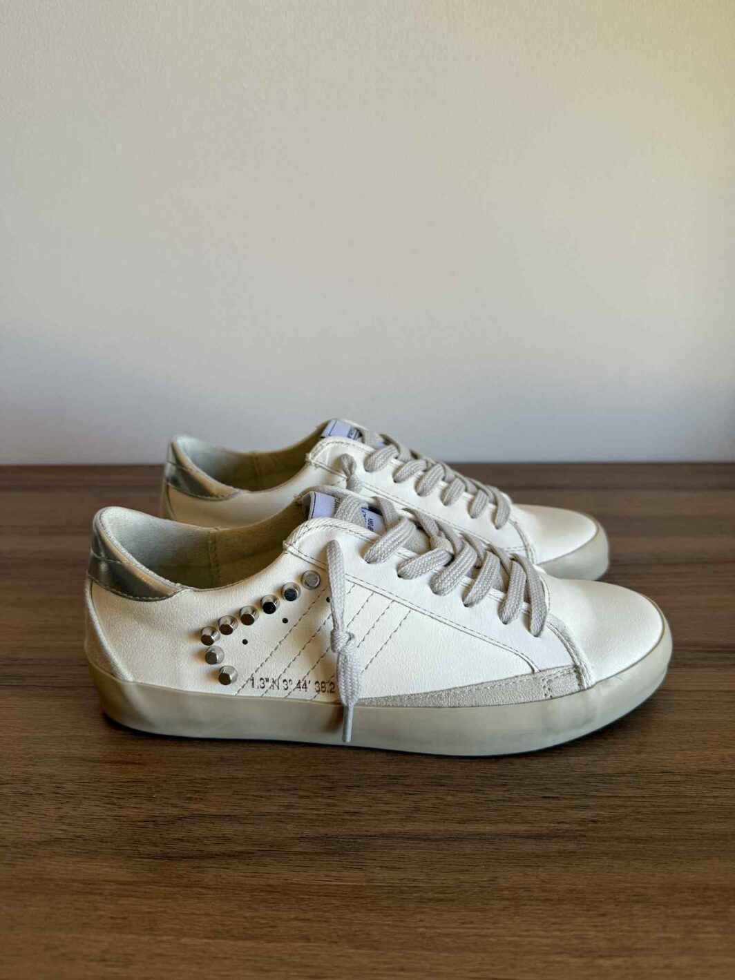 Sapatilha Corina Tachas - Branco
