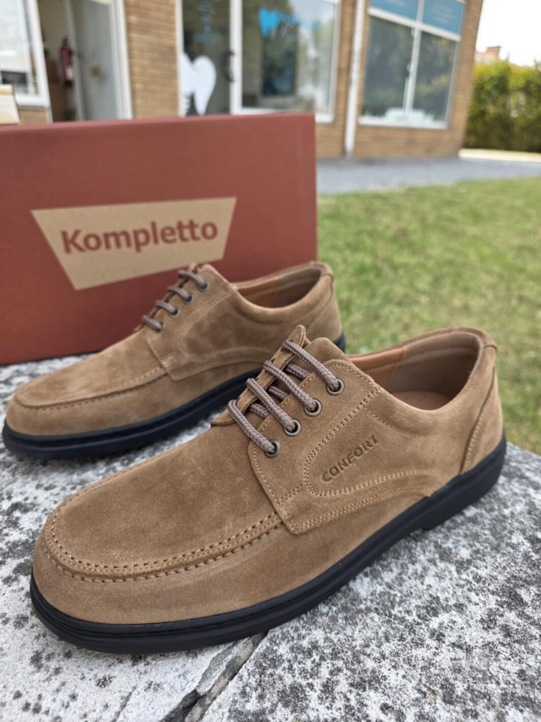 Sapato Kompletto camurça