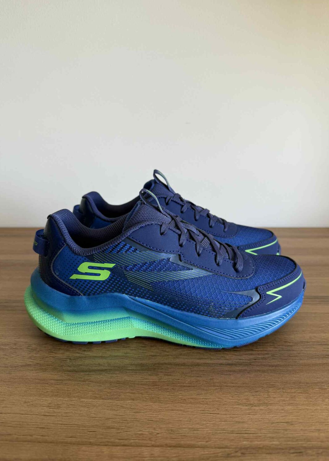 SkechersMax Cushioning Ascender - Stable-Pacer
