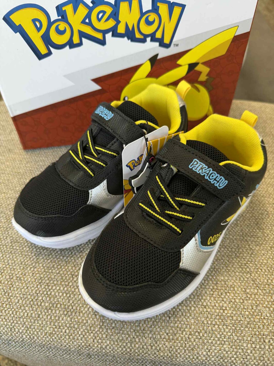 Sapatilha Pikachu com Luzes
