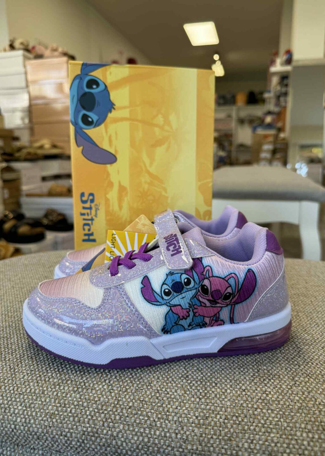 Sapatilha do Stitch com Luzes
