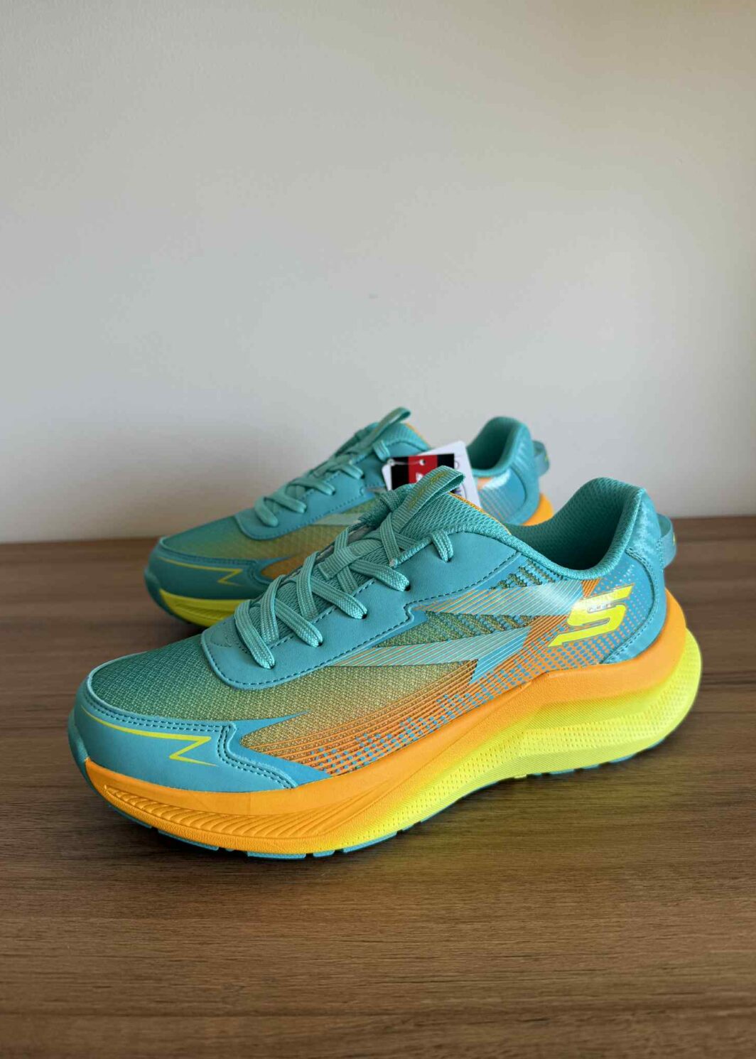 SkechersMax Cushioning Ascender - Stable-Pacer