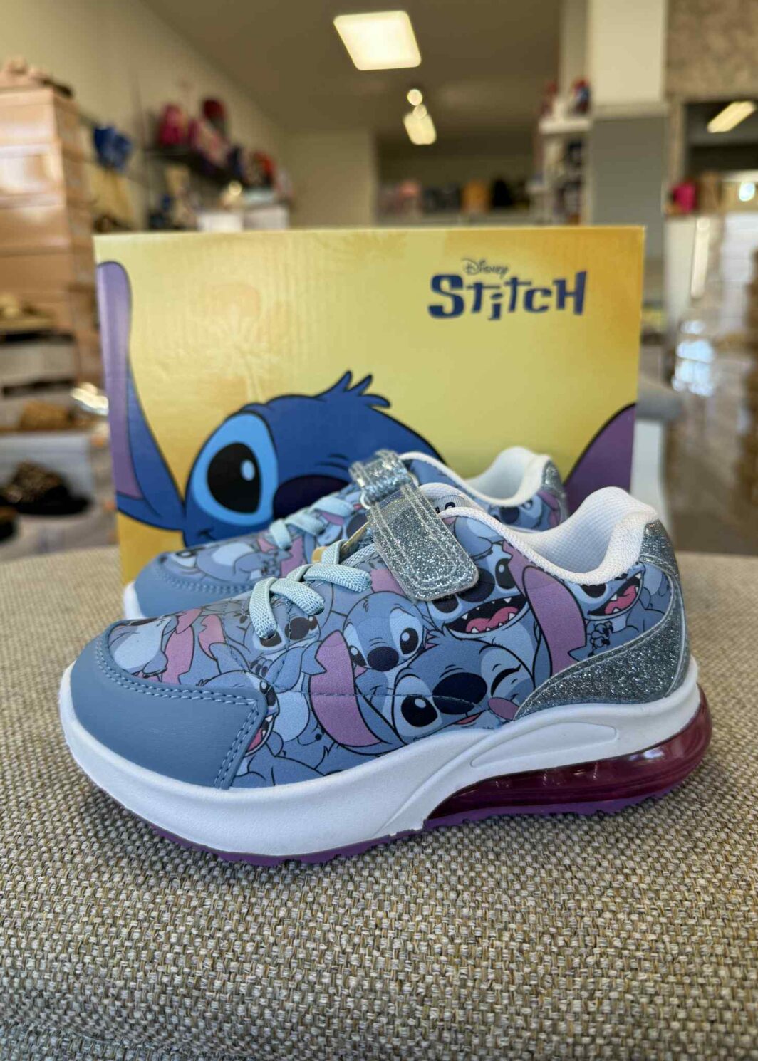 SAPATILHA SOLA PVC COM LUZES STITCH